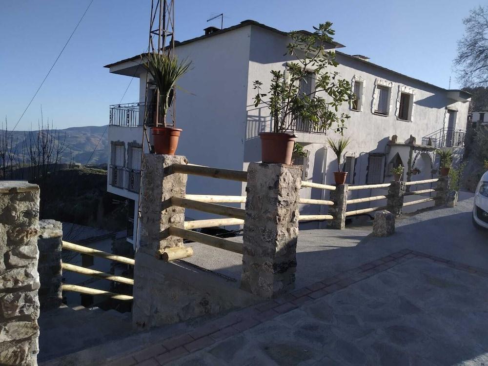 Alojamiento Rural Mirador Del Avellano Alpujarra De La Sierra Exteriör bild